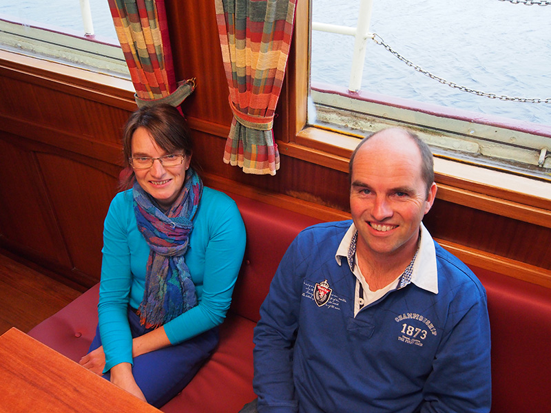 Renske en Jan Koopmans, zus en broer, respectievelijk opgeleid tot touroperator en chemisch ingenieur, lieden het dit jaar 50 jaar bestaande Friesland Charter.