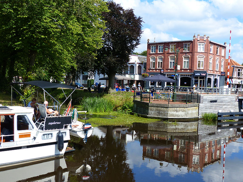 Turfroute: winkelen in Oosterwolde. Fotografie: Jana Hendriks, Friesland Holland Nieuwsdienst.